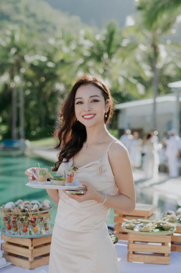 Hoa hậu Jennifer Phạm, sao Việt