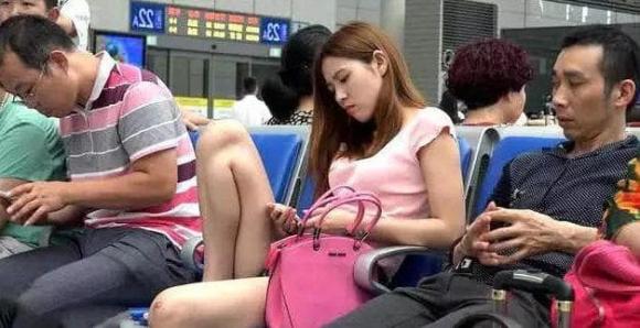 tư thế ngồi xấu