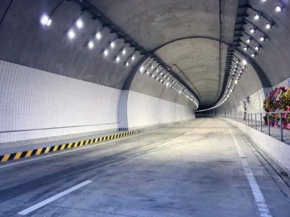 Hầm đường bộ, hầm đường bộ dài nhất, hầm Hải Vân