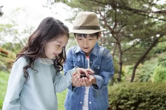 cha mẹ không nên đáp ứng khi con đòi hỏi