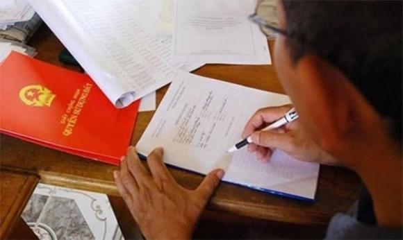 Luật Đất đai năm 2024, sang tên sổ đỏ