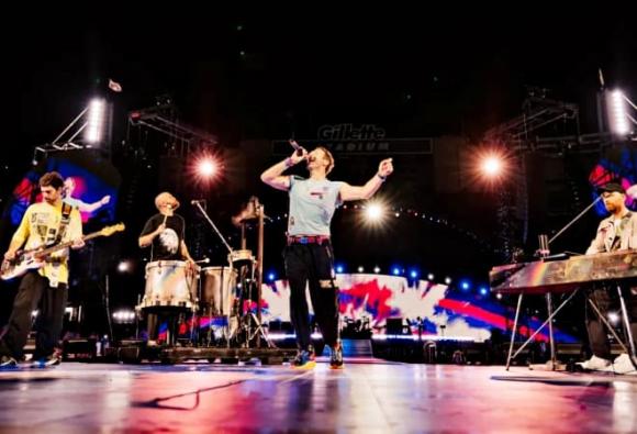 concert Coldplay, Chris Martin,  Andy Byron, Andy Byron ngoại tình