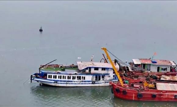 lật tàu, vịnh Hạ Long