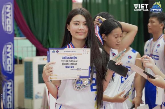 Hạt Dẻ, con gái Quyền Linh, sao Việt 