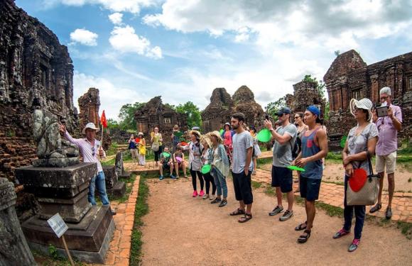 Ngành khát nhân lực, ngành du lịch