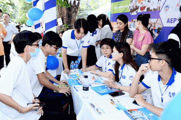 Ngành học khát nhân lực, ngành thương mại điện tử