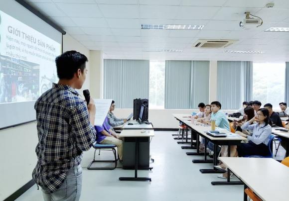 Ngành học khát nhân lực, ngành thương mại điện tử