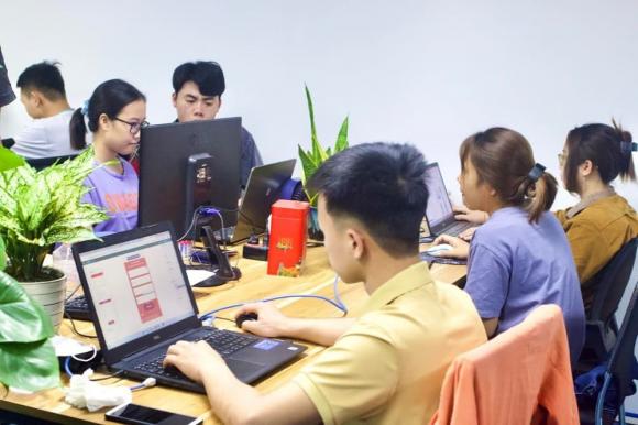 Ngành học khát nhân lực, ngành thương mại điện tử