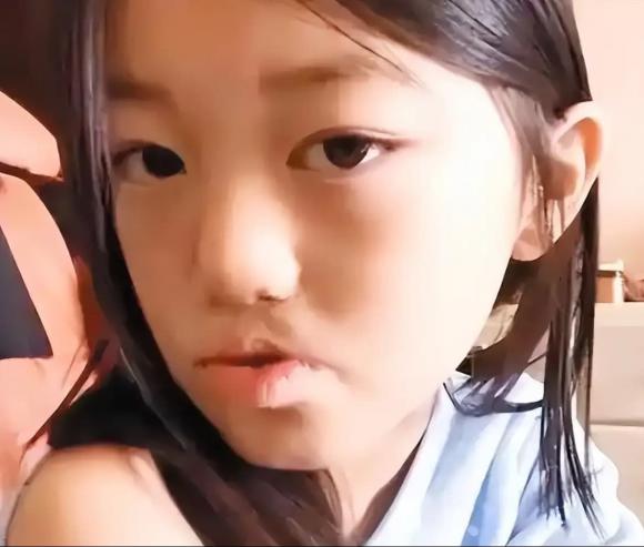 con gái Vương Phi, con gái hở hàm ếch của Vương Phi, Lý Yên
