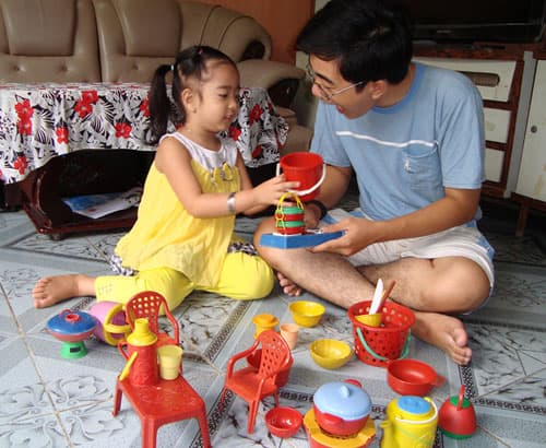 chăm con, con thông minh, bố làm nghề gì con thông minh