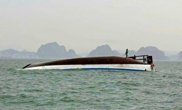 lật tàu, vịnh Hạ Long