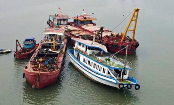 lật tàu, vịnh Hạ Long