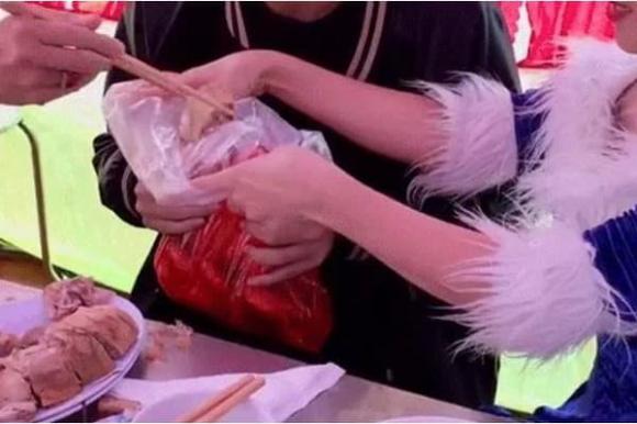 gói đồ ăn thừa, đồ thừa, kiến thức