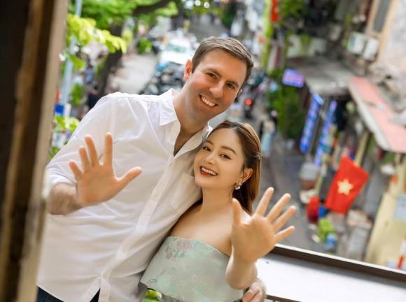 diễn viên Lan Phương, sao ViệtLan Phương bày tỏ không ngờ được nhiều người động viên, nhờ đó cô cảm thấy được nhẹ lòng hơn.