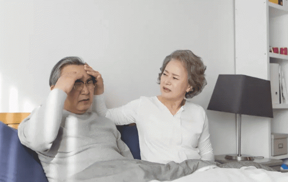 người già nằm điều hòa cần lưu ý gì, cách sử dụng điều hòa tốt cho sức khỏe