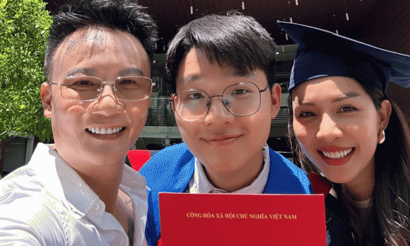 ca sĩ Hoàng Bách, sao Việt