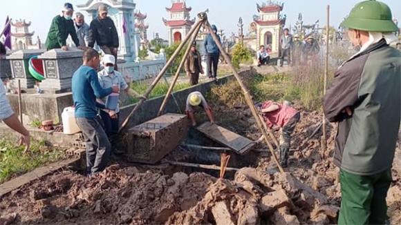 Bốc mộ, sang cát, tháng 6 nhuận