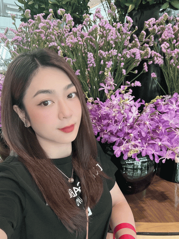 ca sĩ Hà Thanh Xuân, Vua cá Koi, sao Việt