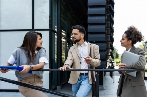 Bác sĩ, giáo viên, công chức, nghề an toàn