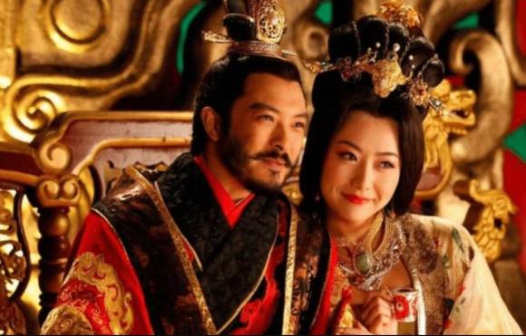Anh hùng khó qua ải mỹ nhân, Mỹ nhân khó qua quầy bán giấm