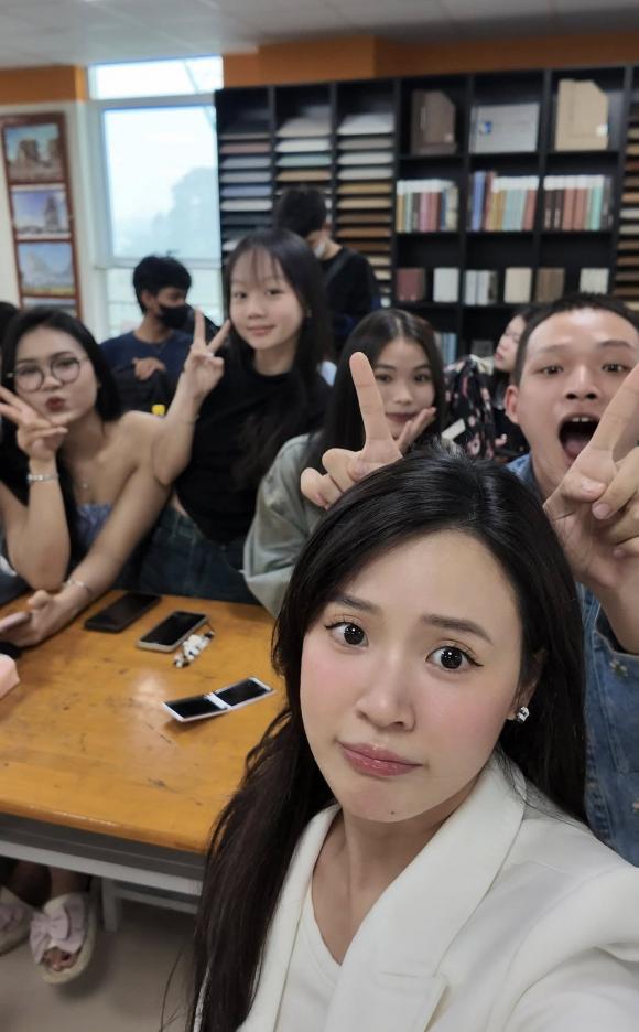 diễn viên Midu, sao Việt