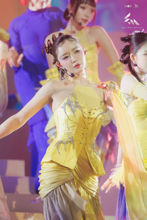 Sao Việt 3/8, tin sao việt mới nhất