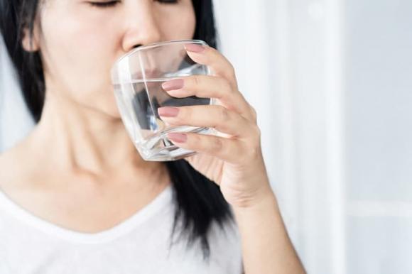 uống nước đúng cách, nên uống nước buổi sáng thế nào