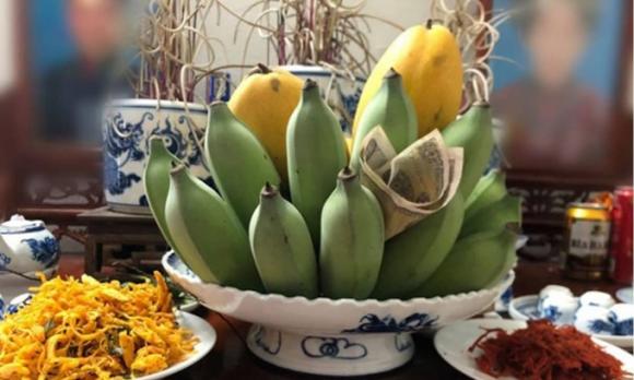Ngày Rằm, chọn chuối thắp hương, thắp hương