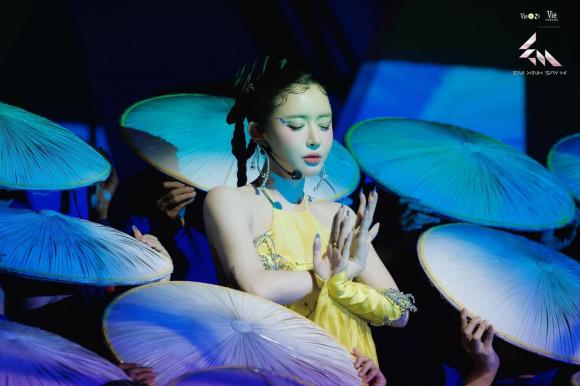 ca sĩ Bích Phương, diễn viên Tăng Duy Tân, sao Việt