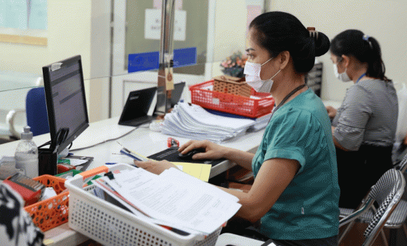 người làm công tác chuyên trách về chuyển đổi số, an toàn thông tin mạng, an ninh mạng