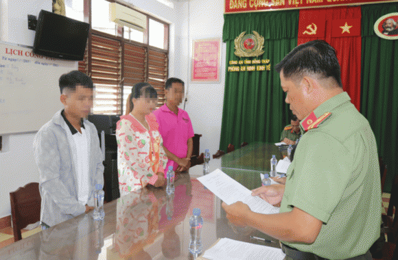 hành vi cho người khác sử dụng dữ liệu cá nhân của mình để thực hiện hành vi trái pháp luật, mức phạt sử dụng dữ liệu cá nhân