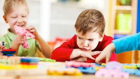 chăm con, giáo dục con, trẻ học mầm non, trẻ học mẫu giáo