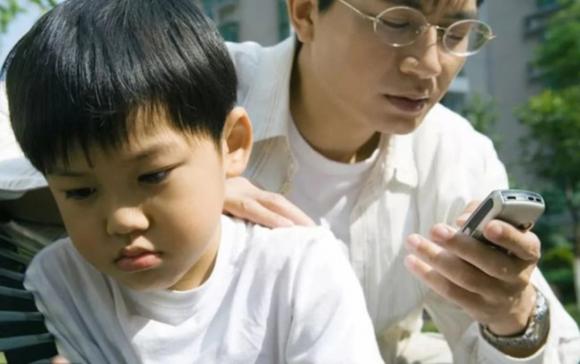 IQ, trẻ suy giảm IQ, cha mẹ dạy con