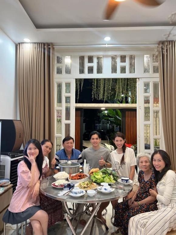 Á hậu Quỳnh Châu, Chế Nguyễn Quỳnh Châu, sao Việt