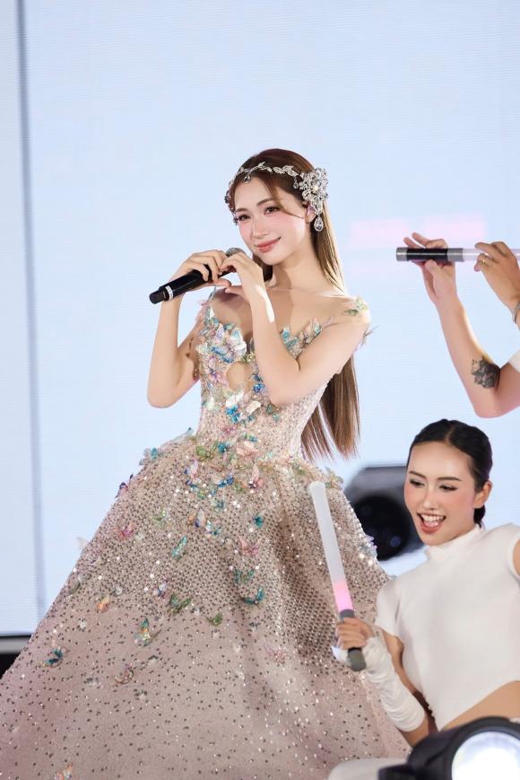 Sao Việt 10/8, tin sao việt mới nhất