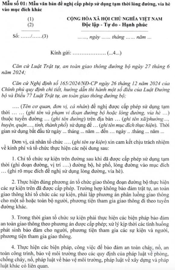 Bắc rạp dưới lòng đường, người dân có được sử dụng lòng đường vỉa hè, vi phạm giao thông

