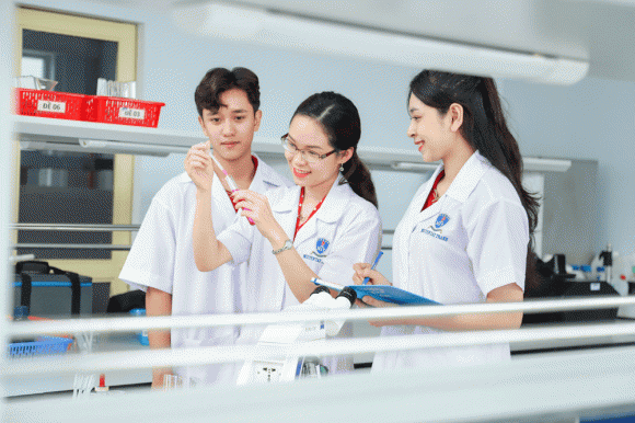 ngành được miễn 100% học phí năm 2025, ngành sư phạm