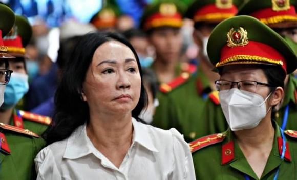 hình phạt tử hình, tội tham ô, nhận hối lộ