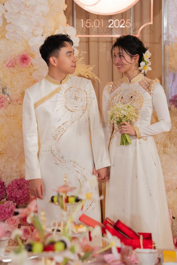 á hậu Phương Nhi, sao Việt