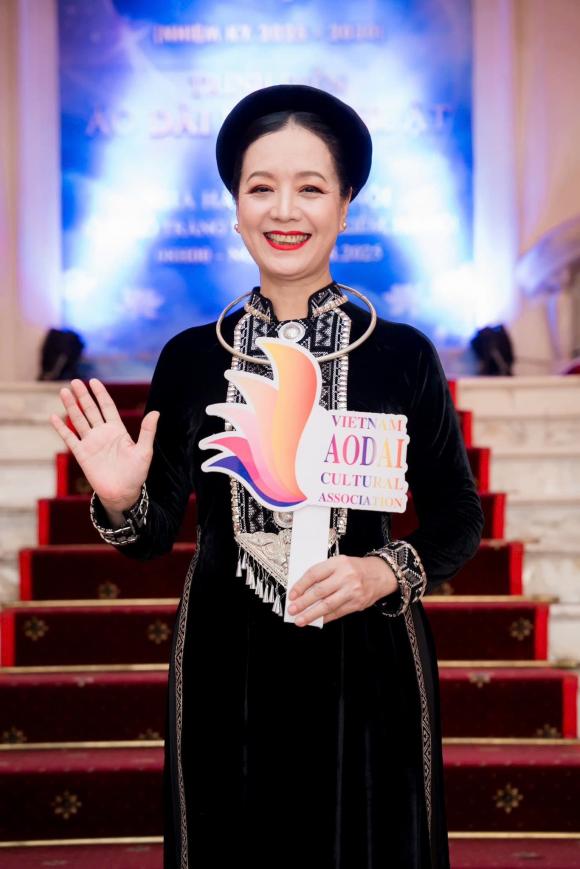 Sao Việt 12/8, tin sao việt mới nhất
