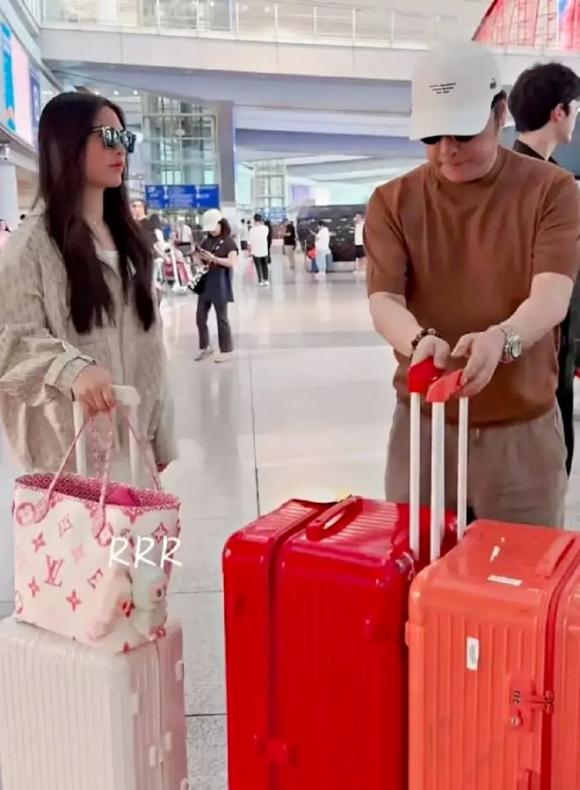 Con gái MC giàu nhất showbiz,  Lý Tương, Vương Thi Linh