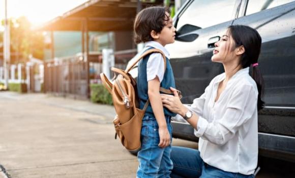 cách nuôi dạy con, đón con tan học, Thói quen nói thiếu chủ ngữ ở trẻ