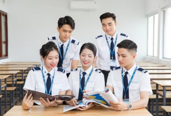 Ngành học, Ngành học duy nhất một nơi đào tạo, lương tốt nghiệp, điểm chuẩn, ngành quản lý hoạt động bay