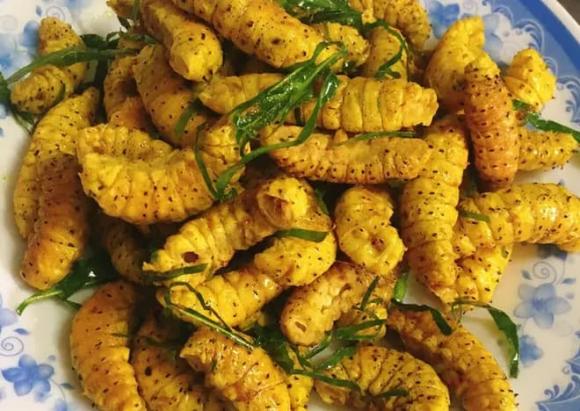 Món ăn ngọ nguậy, đuông dừa, sâu tre