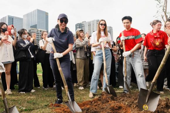 Sao Việt 14/8, tin sao việt mới nhất