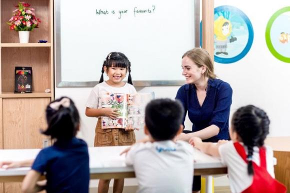 giáo viên tiểu học phải có năng lực ngoại ngữ, dạy và học bằng tiếng nước ngoài 
