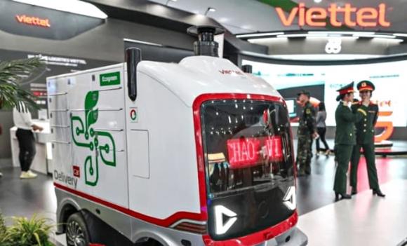 Viettel, robot giao hàng tự động