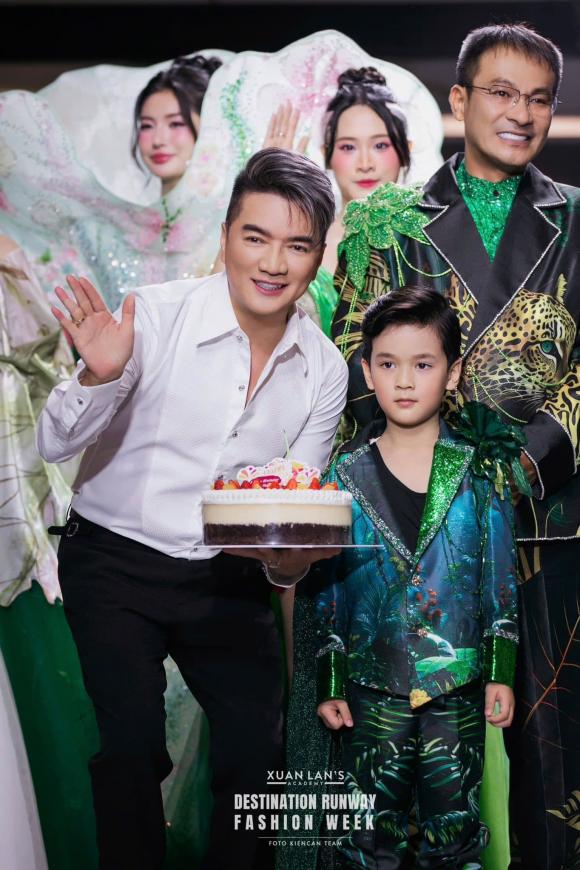 Sao Việt 17/8, tin sao việt mới nhất