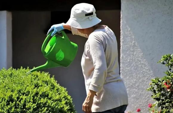 thói quen nghèo, càng tiết kiệm càng nghèo