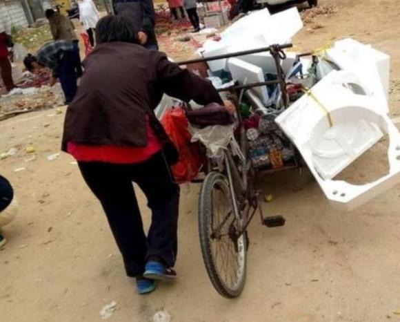 thói quen nghèo, càng tiết kiệm càng nghèo